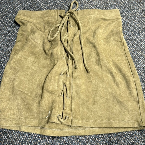 Windsor faux suede lace-up skirt L // 010871 - Picture 1 of 3